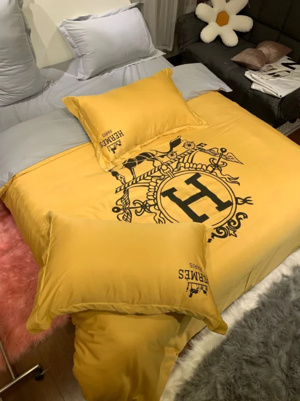 Hermes Paris Yellow Logo Brand Bedding Set Bedspread Home Decor Bedroom Luxury