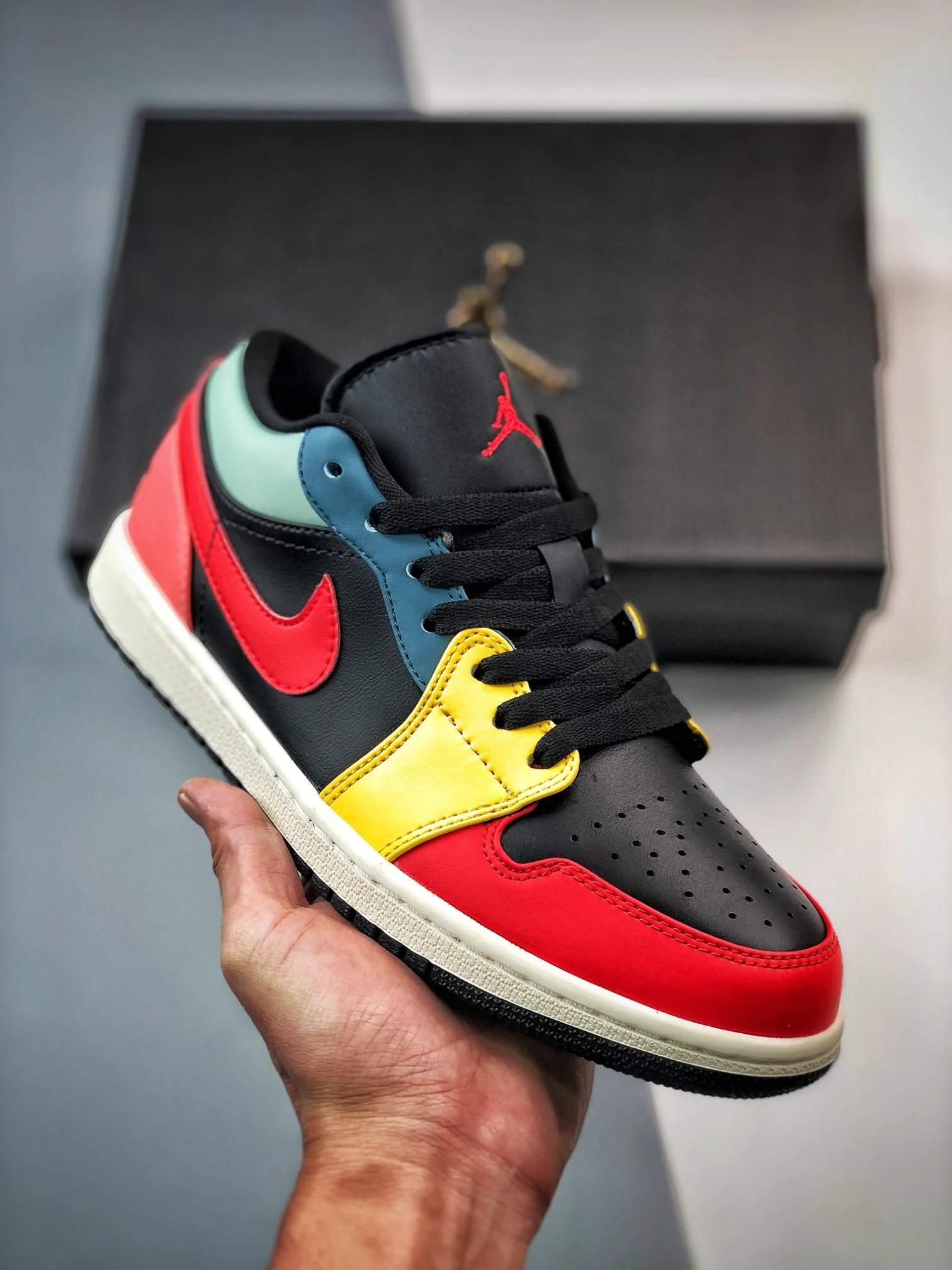 Air Jordan 1 Low SE Black Taxi French Blue Fire Red DN3739-060 For Sale