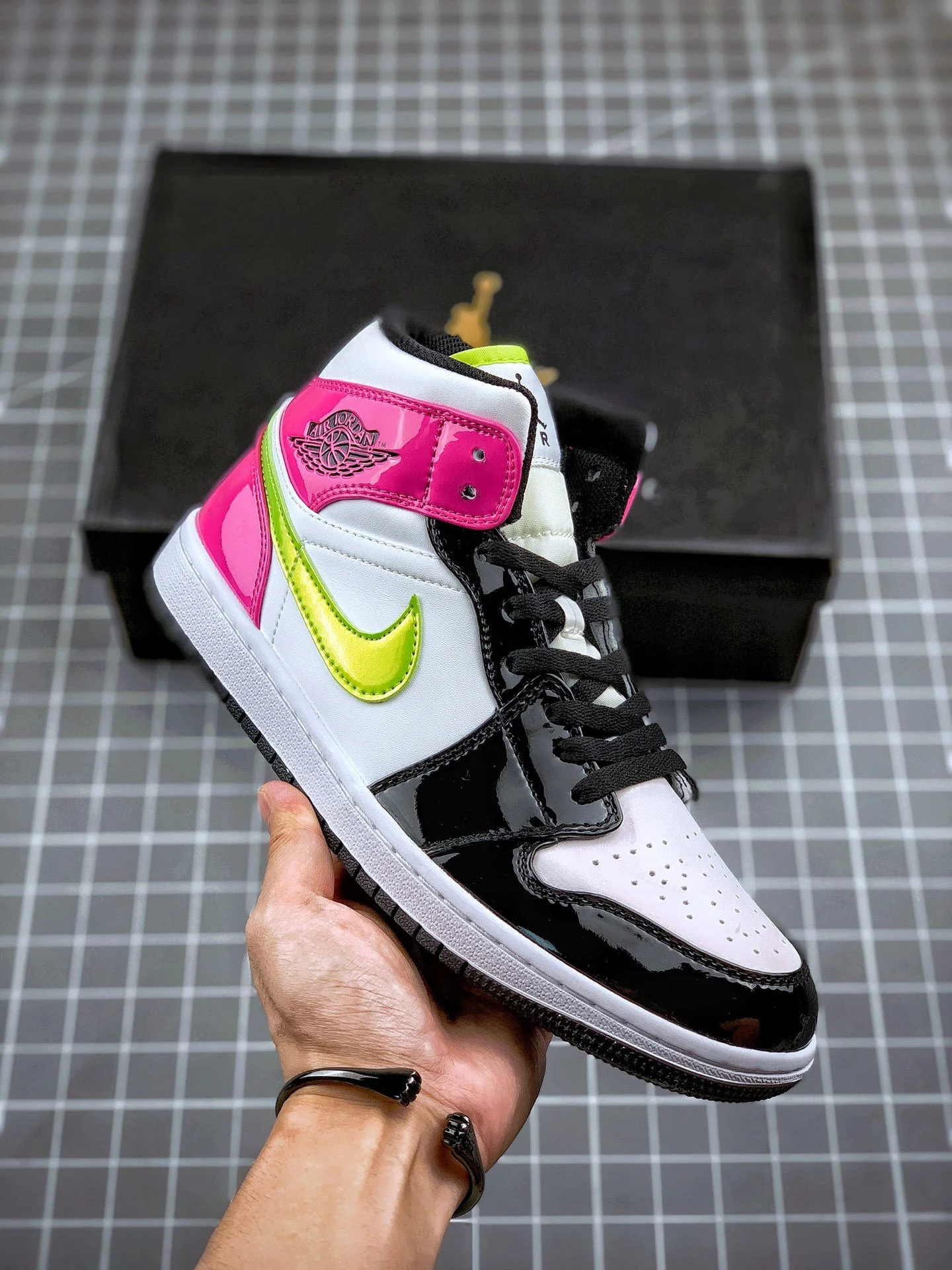 Air Jordan 1 Mid Black Pink Patent Leather For Sale