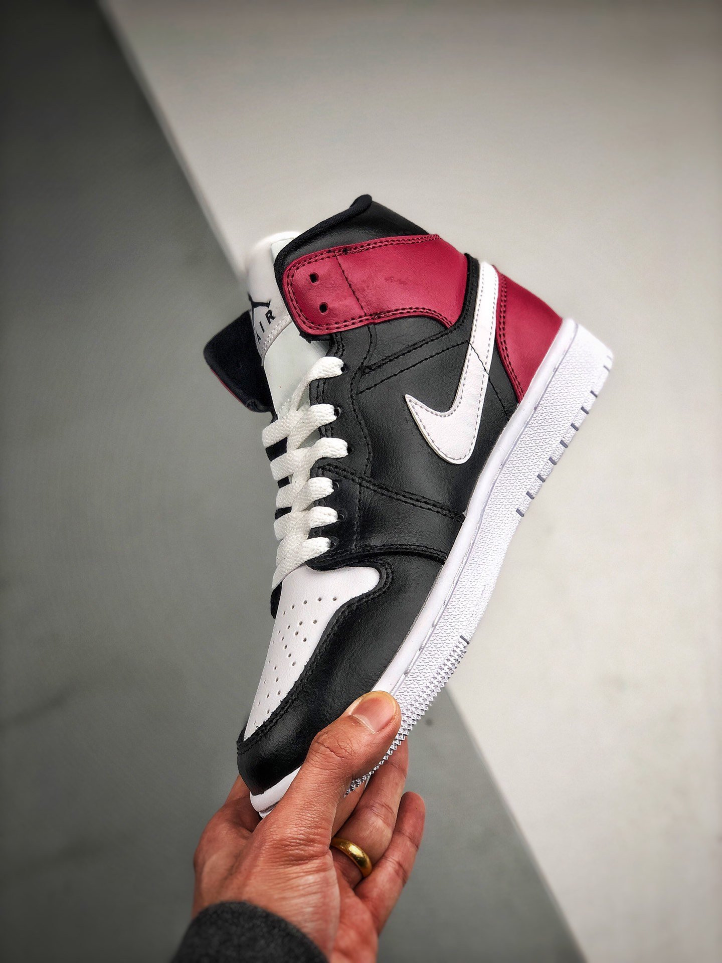 Air Jordan 1 Mid WMNS Black White-Noble Red For Sale