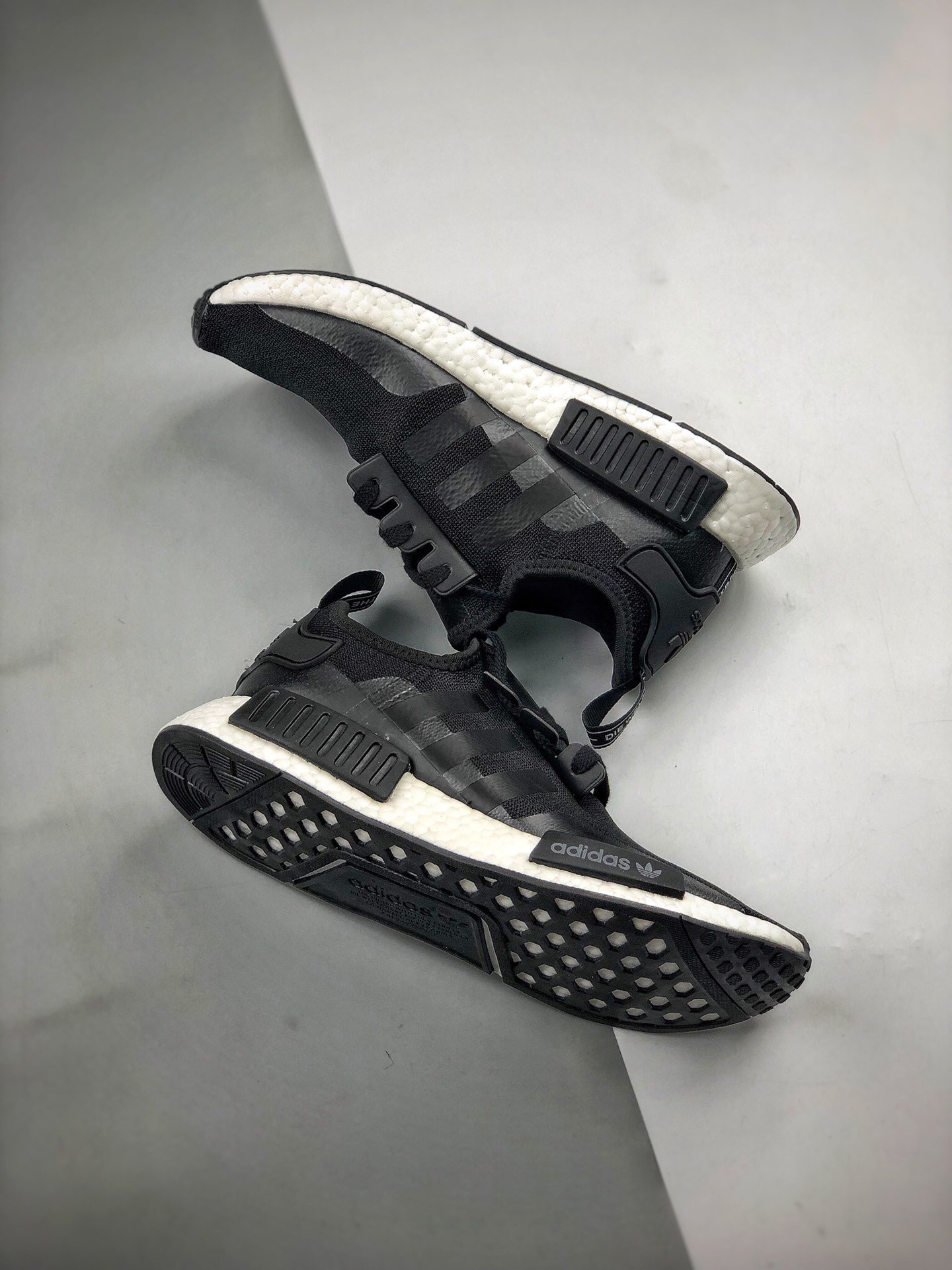 Adidas NMD R1 Black Vapour Pink EE5082 For Sale