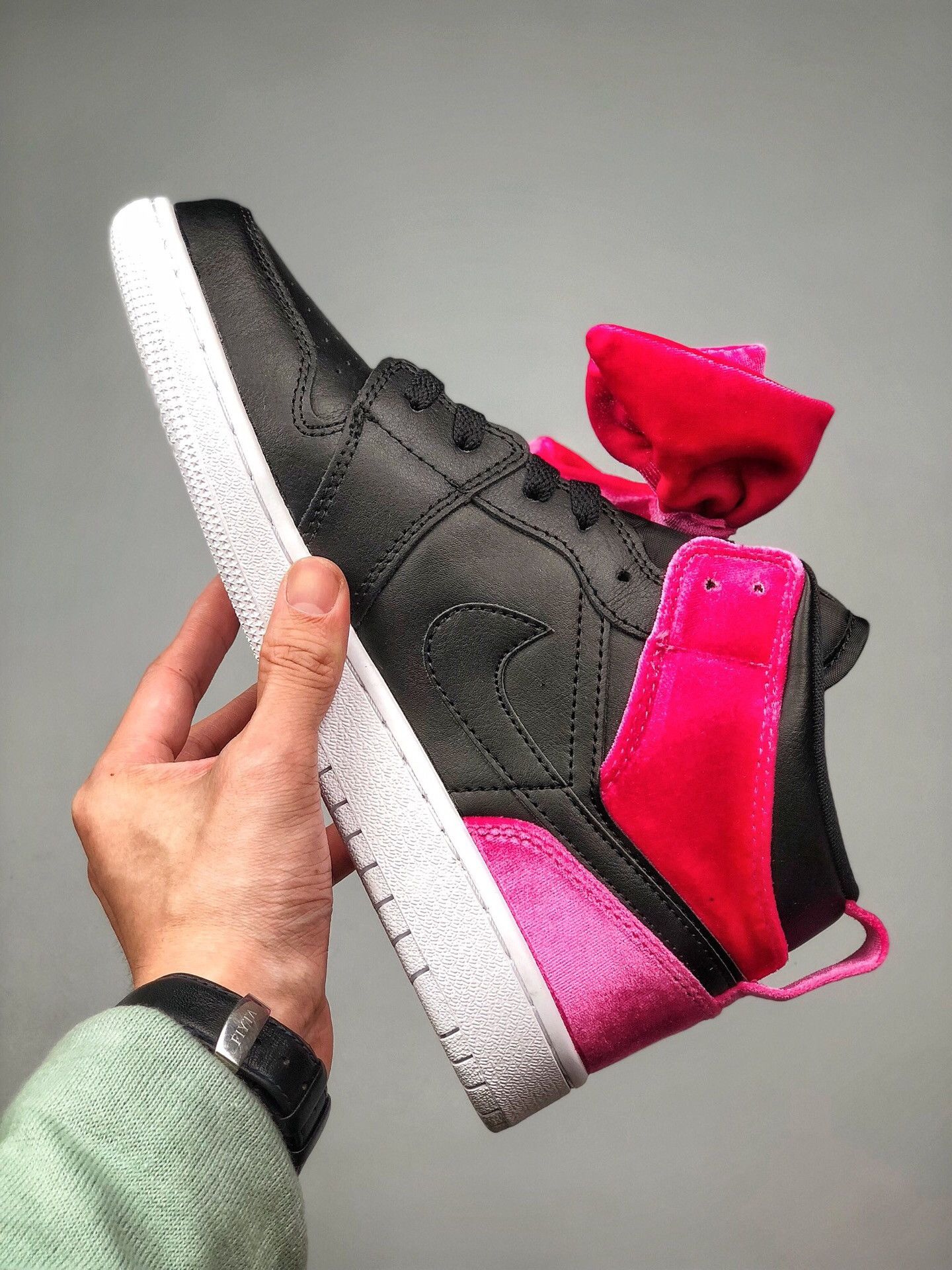 Air Jordan 1 Mid Bow Black Noble Red For Sale
